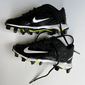 2/25$ 🌈 Nike kids’ cleats / soccer shoes NEW